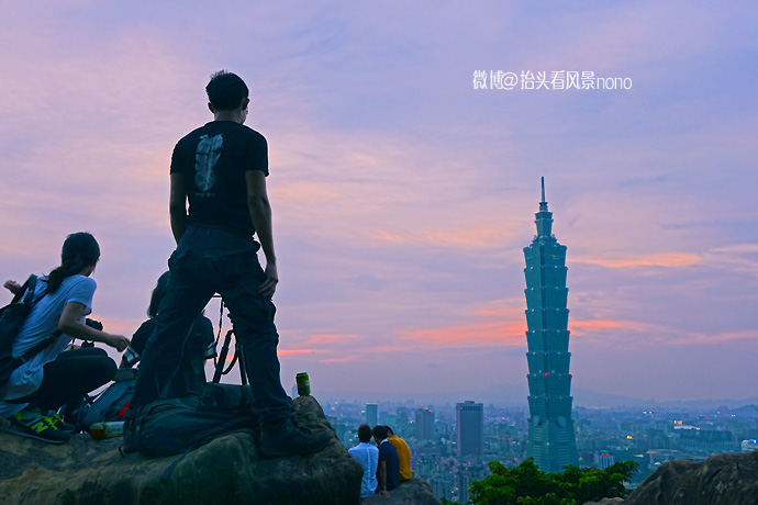 在台北101大楼看台北全景,在台北101大楼顶层看视频