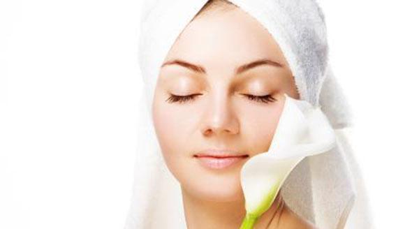 化妆水和爽肤水的正确使用方法 (最好用的化妆水和爽肤水)