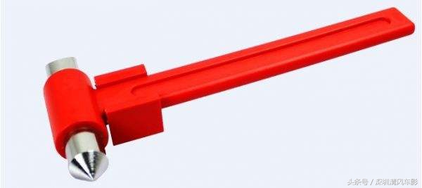 被困车里如何打开车门,车门紧急解锁处理流程