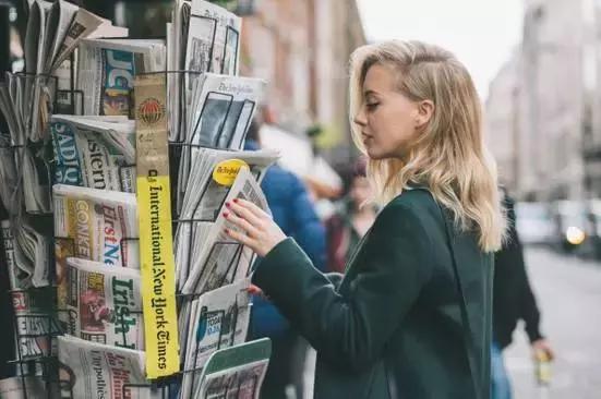 静电衣服沾灰怎么处理,静电粘毛怎么治