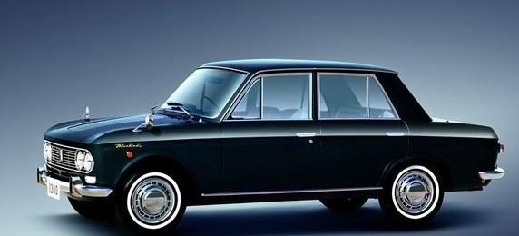 2012年蓝鸟轩逸,蓝鸟轩逸第一代