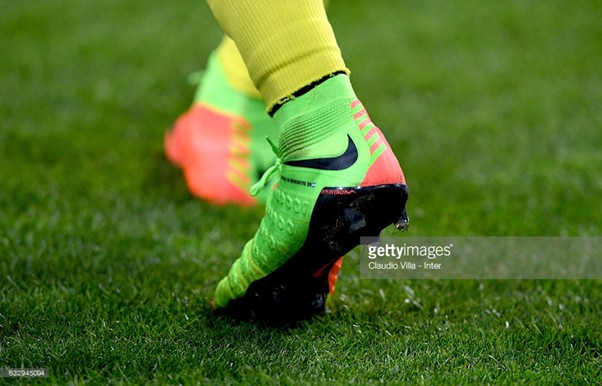 哪款足球鞋质量好不开胶,最适合亚洲脚型的足球鞋推荐