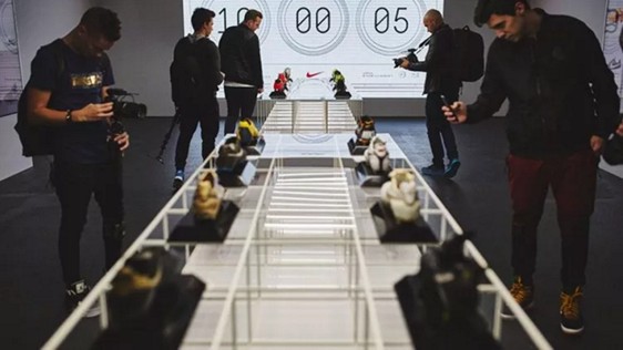 哪款足球鞋最好,适合中国人脚型的足球鞋