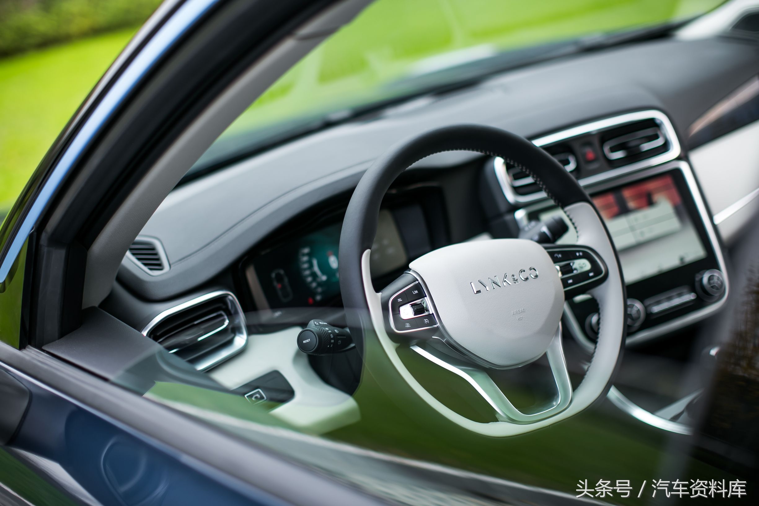 同价位suv和轿车乘坐舒适感,同价位的suv和轿车驾驶感受