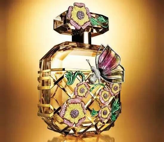 我老公从来不敢碰我的化妆品,不能碰老婆的化妆品