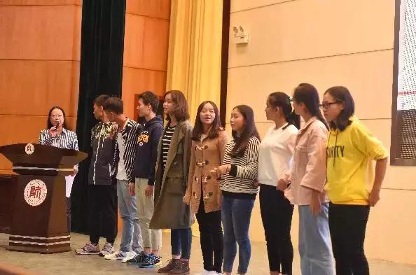 贵州疾控专家进校园：假如室友患了艾滋病你会害怕吗？