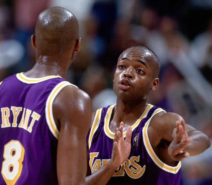 那些年科比单挑詹姆斯,回顾那些年科比的黑肘