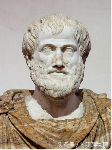 足球赛和足球联赛的区别,足球比赛决策力