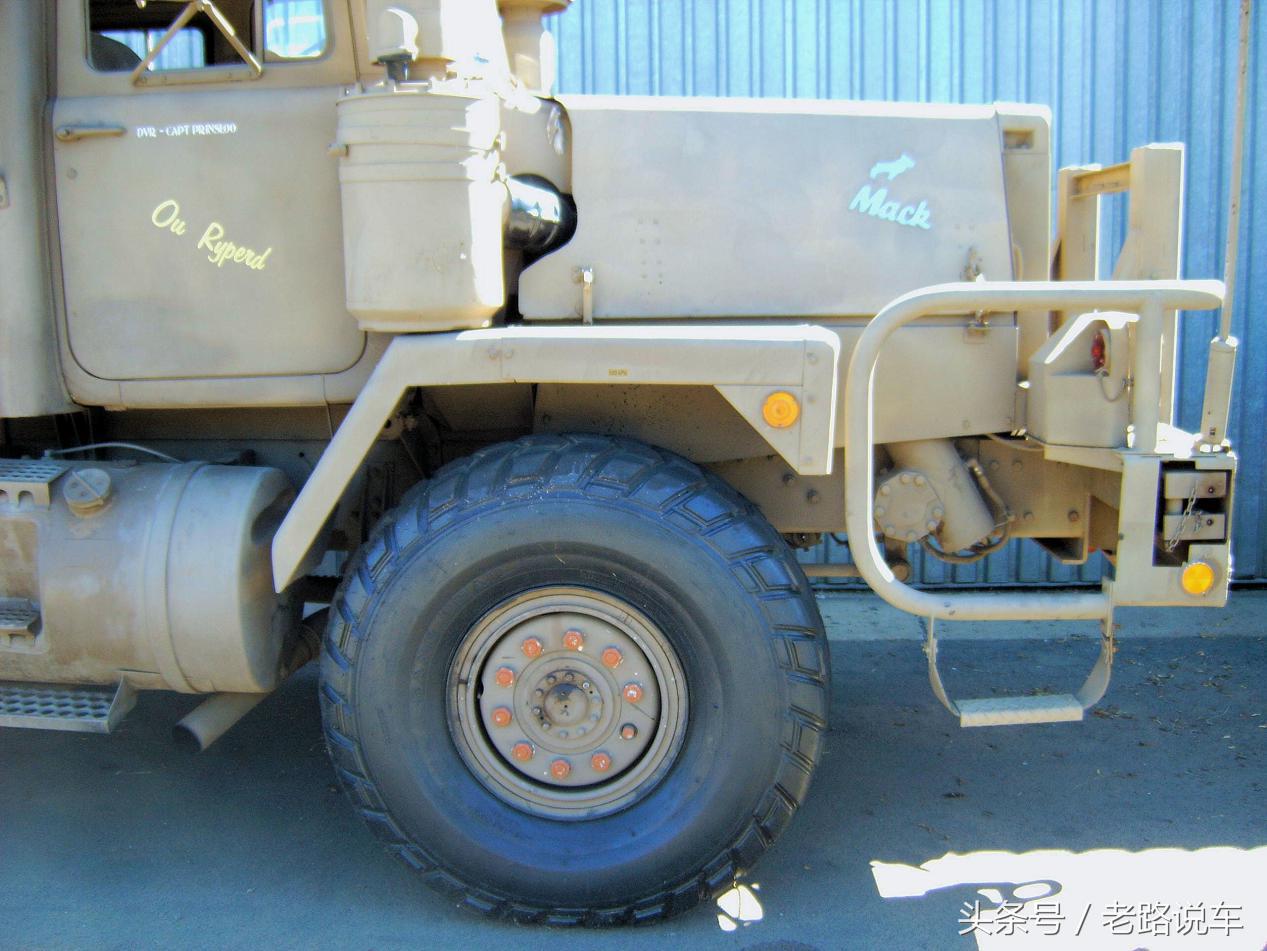 道路救援清障车大平板,道路清障车军用