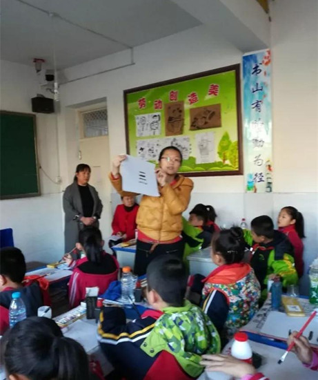 孝义市振兴街小学第五共同体课堂观摩学习活动拉开帷幕