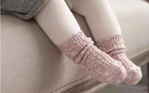 婴儿毛线袜子钩织教程全过程,婴儿毛线袜子的钩织教程