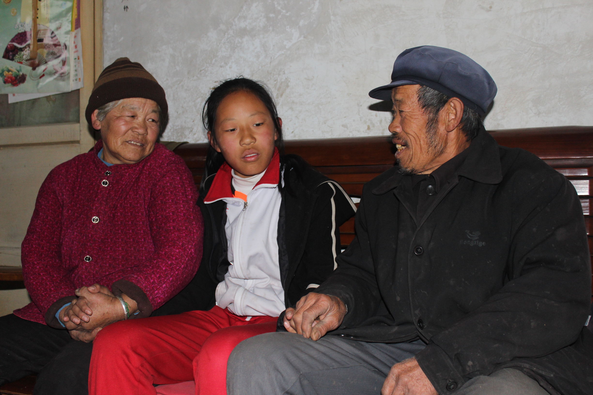 交通安全公益演出大会直播间,潍坊公益之夜义卖善款