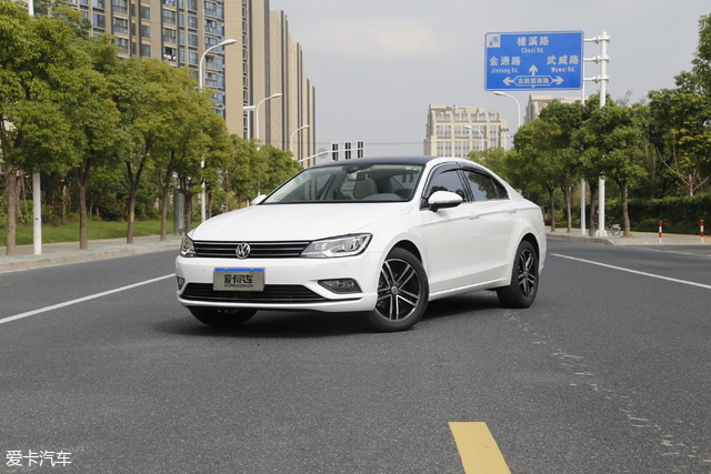 谁是A+标杆？凌渡还是速腾？