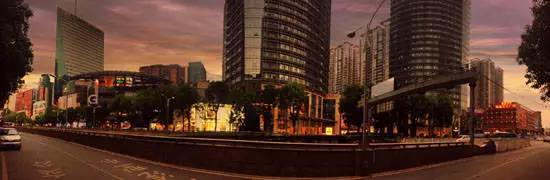 逛街购物的人少了,现在逛街的人越来越少了