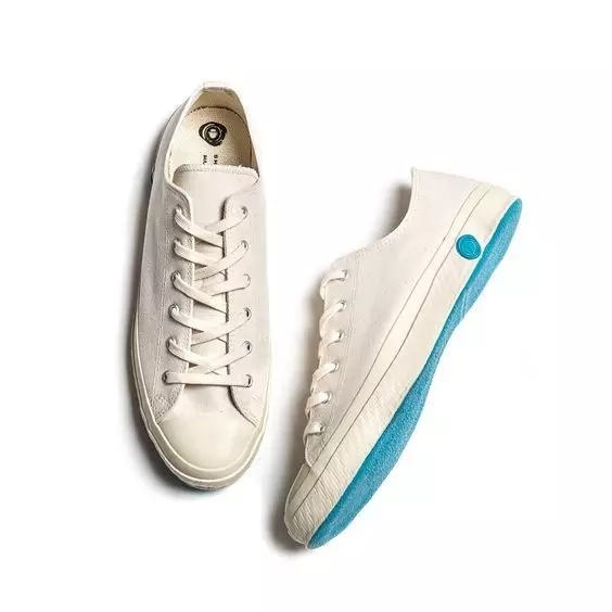 再红红不过小白鞋