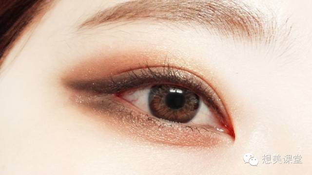 这些眼影盘，怎么也得有一个吧？！