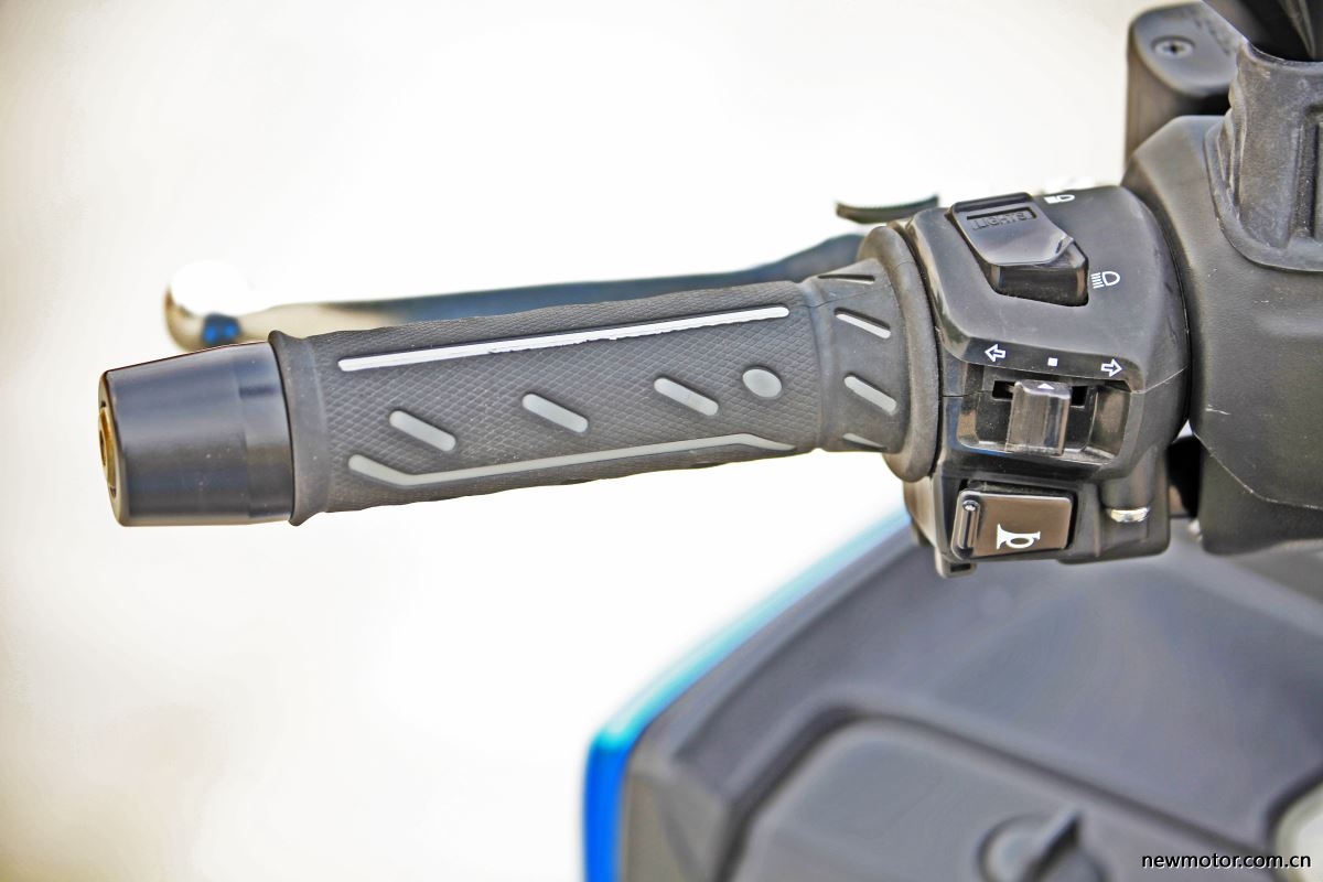 光阳赛艇300测评,牛摩测评赛科龙