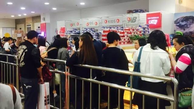 八佰伴年中庆正式启幕,八佰伴年终大促