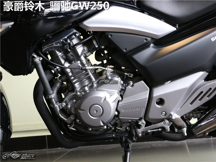 全民跑山时代的入门利器——两款250级别的合资街车