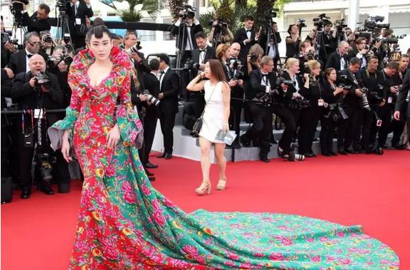 范冰冰花朵礼服张馨予,范冰冰张馨予电视剧全集