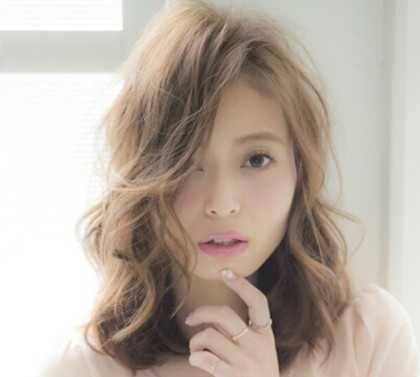 厚重感齐肩中长发,女士中长齐肩发造型推荐减龄