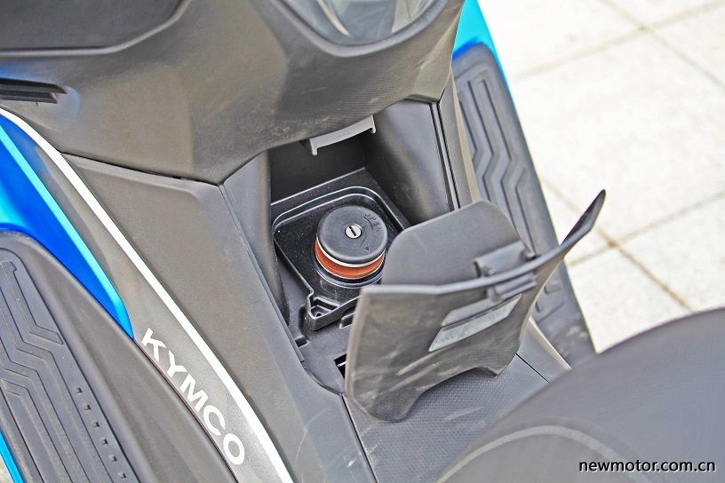 光阳赛艇300测评,牛摩测评赛科龙