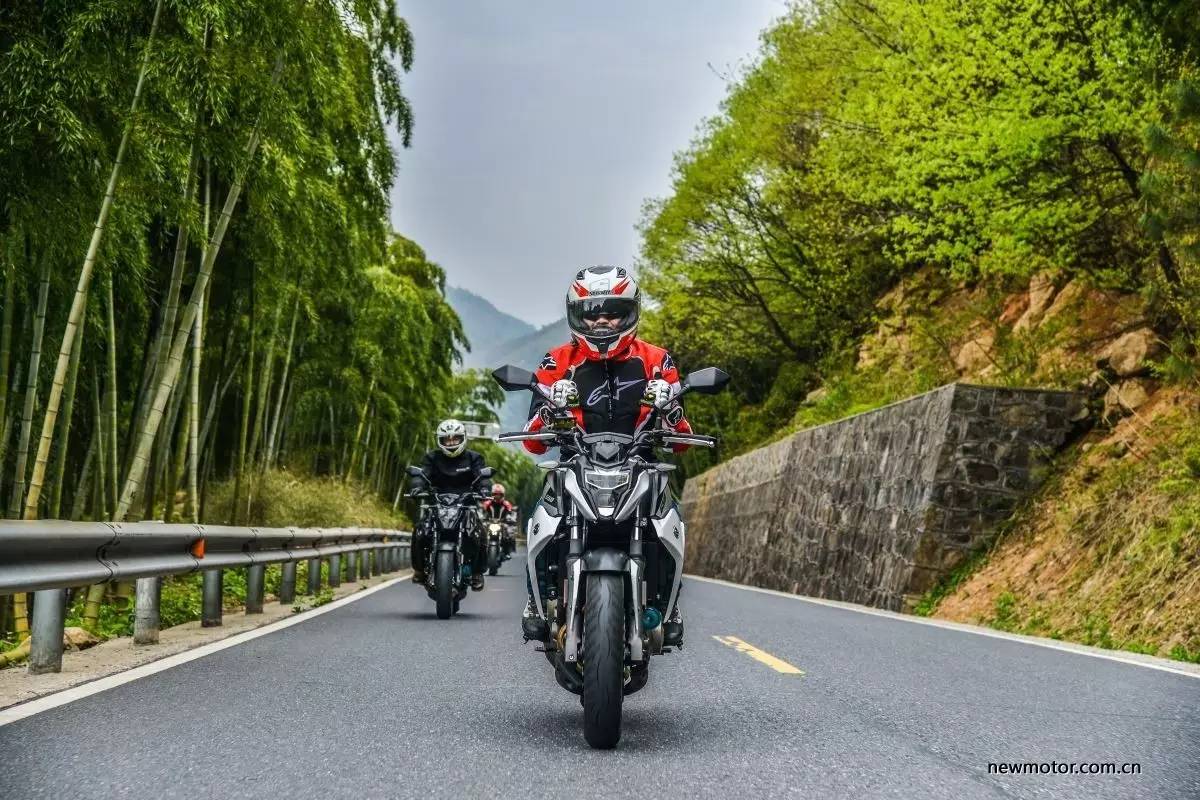 春风400nk实测最高时速是多少,春风400nk详细测评