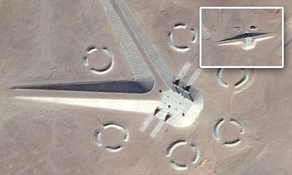 埃及沙漠出现神秘石,埃及神秘沙漠视频