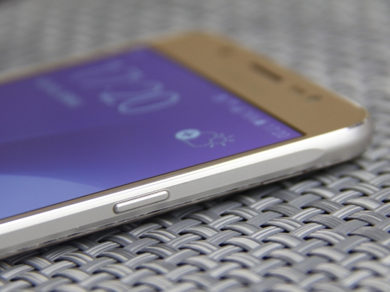 扛大旗的重任,三星galaxyj3评测