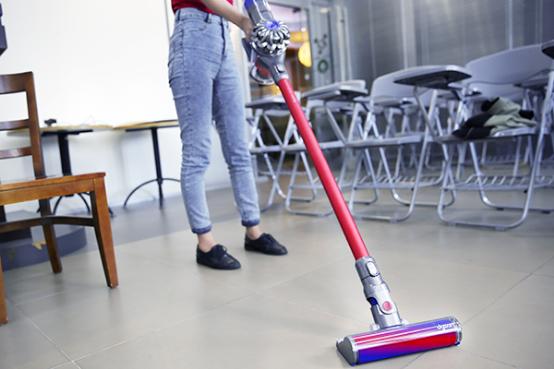 dyson戴森v8absolute手持吸尘器,dyson戴森v8除螨吸尘器测评