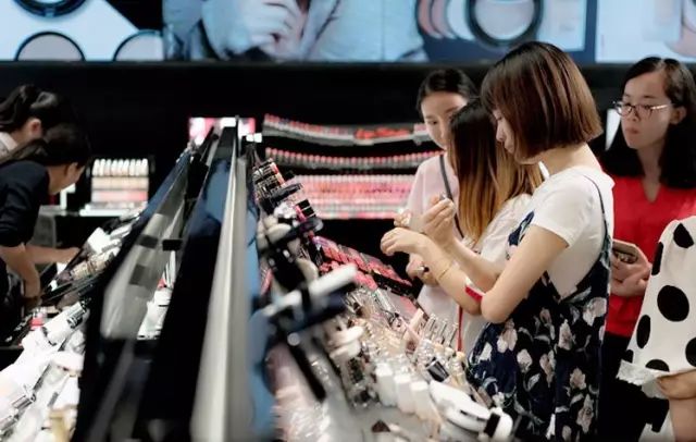 2018褰╁澶х墝鍦ｈ癁濂楄,鍓佹墜褰╁