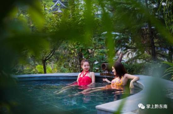 冬日里的温泉最暖心,冷天最适合泡温泉有益身体健康