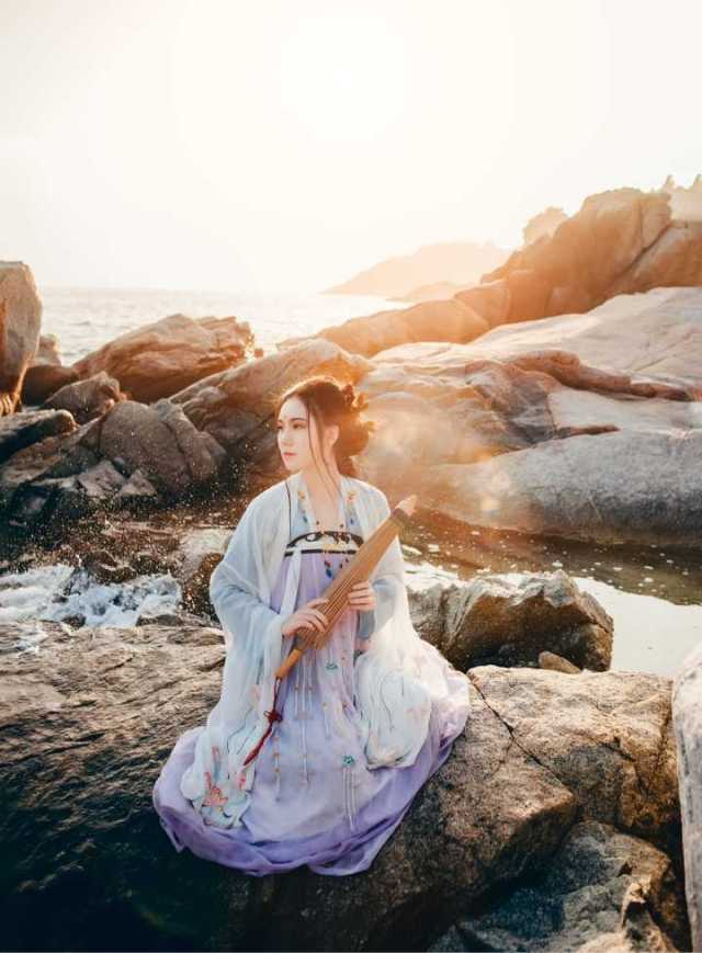 国外穿汉服上街,在日本穿汉服上街看路人反应