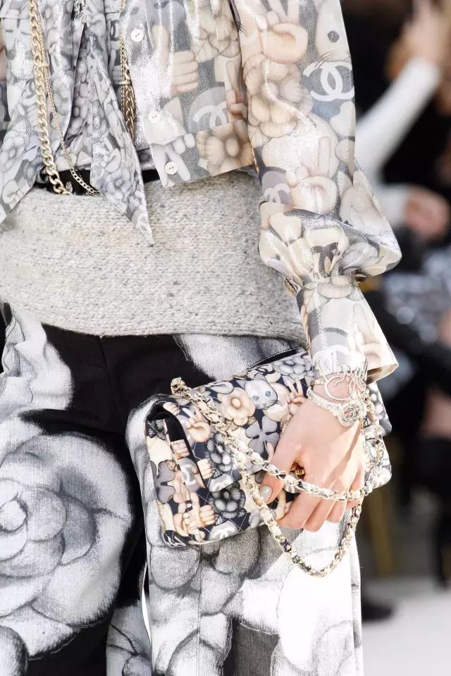 傲娇的老佛爷也要每天看Ta脸色