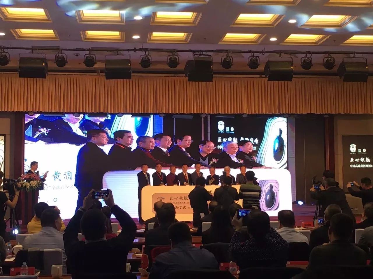 两年后归来，打造一款比茅台更贵的黄酒，赖劲宇押的什么宝？