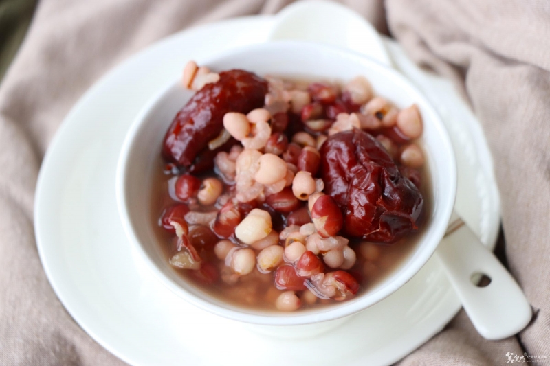 湿气重红豆汤,薏仁红豆排湿汤