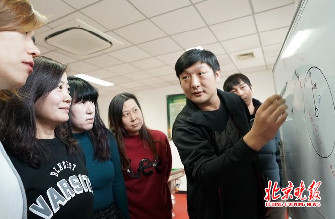 古代的蹴鞠场地是什么样,古代的蹴鞠是怎么玩儿的