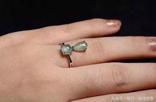 翡翠洗澡可以戴吗,翡翠怕水吗可以戴着洗澡吗