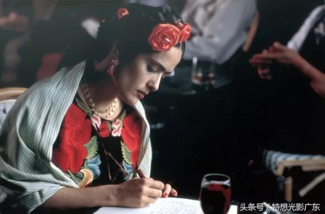 毕加索：你我都画不出她这么好的自画像