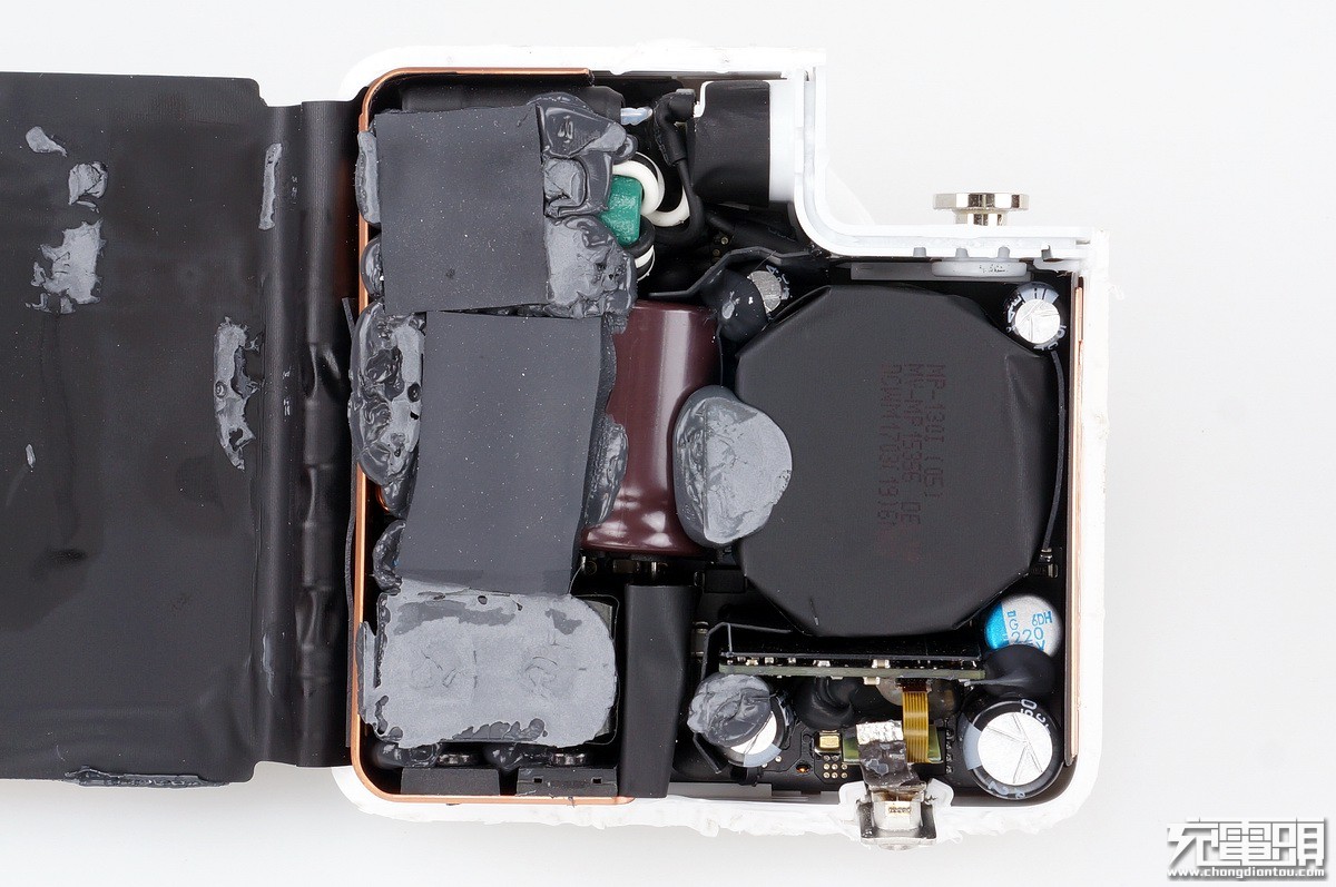 有没有仿的很真的苹果充电器,贫穷限制了我的想象力动画