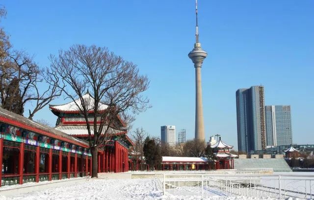 在寒冷的冬季运动时应该注意什么,在寒冷的地方冬天如何御寒