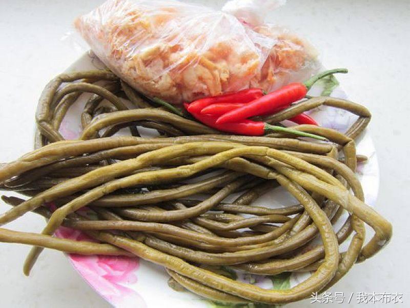 酸豆角炒虾酱,酸豆角炒虾米最正宗的做法