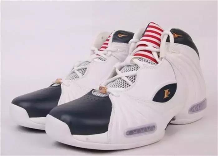 今年即将复刻的艾弗森球鞋,艾弗森球鞋复刻