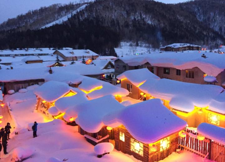 冬天值得去的旅游景点自驾游,冬季值得去旅游的十大地方