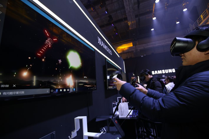 从3D笔记本到MR设备：为何带路人总是三星？