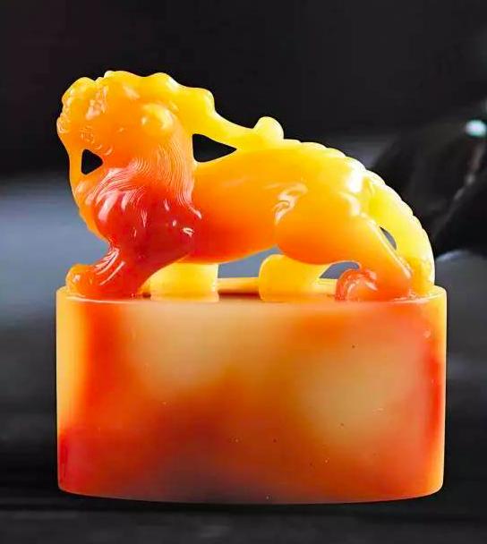 比钻石还贵的石头一克可以卖2亿,假如石头比钻石要贵