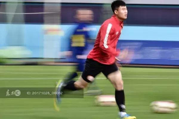 95后征战东亚杯!请踏实踢球,别再让中国足球没戏了