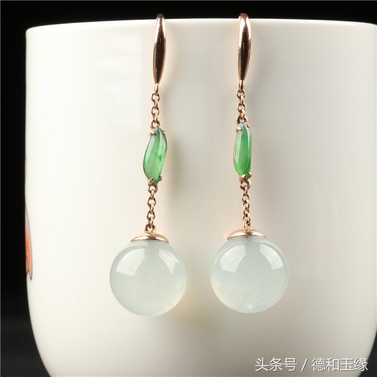 总能在人群中一眼就认出你,总能在人群中一眼认出你