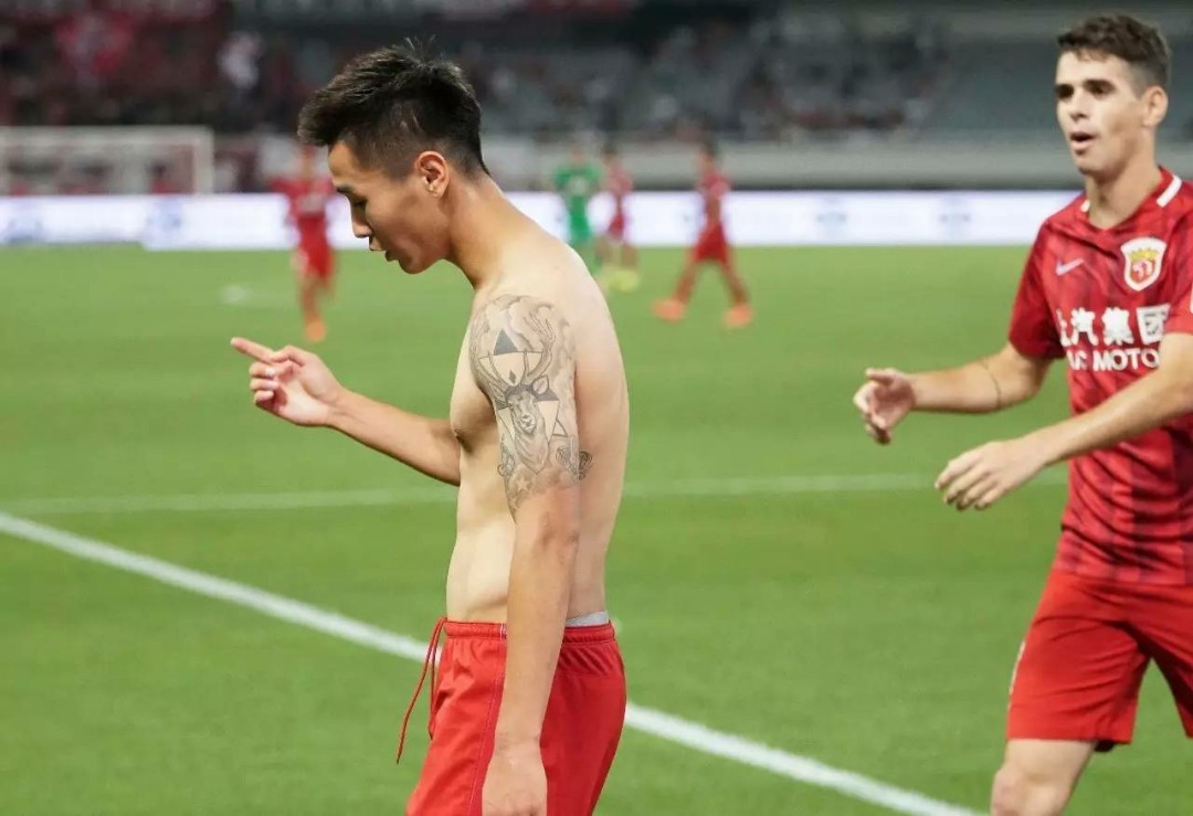 韦世豪破门庆祝鲁能,武磊和韦世豪单刀谁厉害