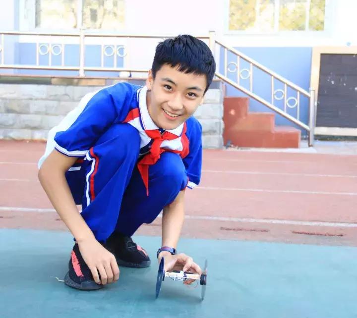 今年学校最流行的校服,最好看的春夏秋冬校服